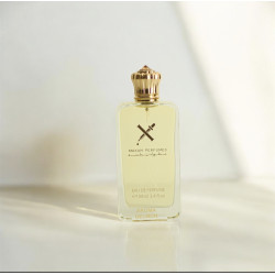 ماكساه للعطور أرُوما دلمون 100 مل  عطر فاخر يبدأ بنفحات زهرية حارة من الزعفران والفلفل الوردي، ينتقل إلى قلب خشبي وقاعدة جلدية م